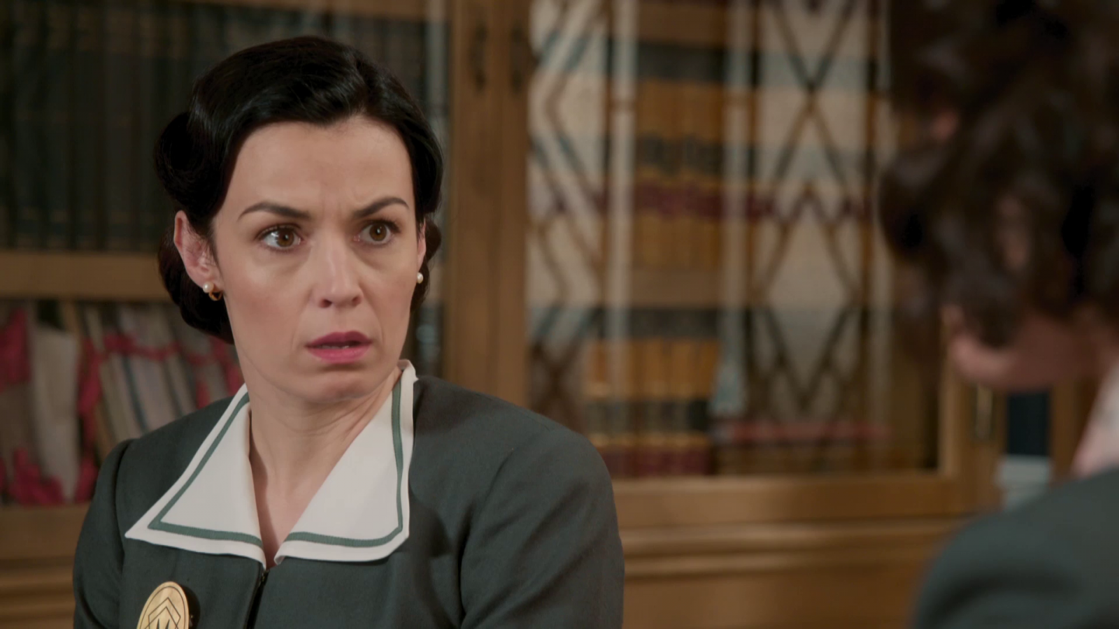 Doña Lázara le tiende una trampa a Teresa - Salón de té La Moderna | Ver