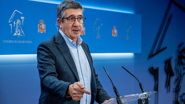 López reprocha al PP que copia el discurso de Vox con los menas