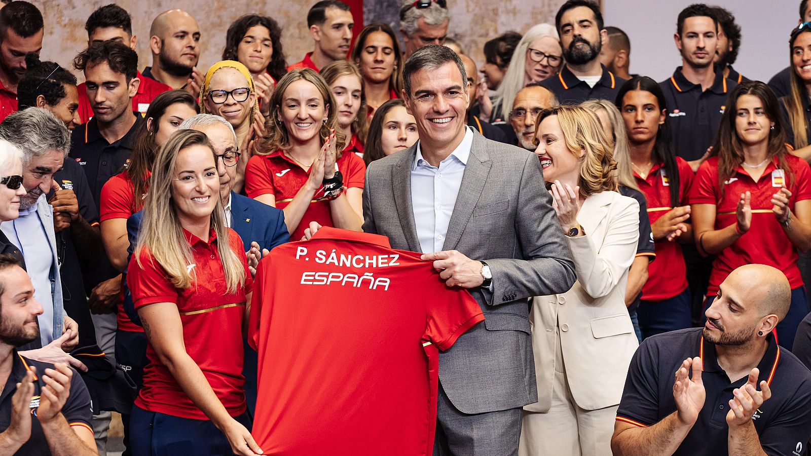 Pedro Sánchez desea suerte a olímpicos y paralímpicos antes de París 2024