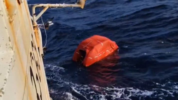 Rescate de supervivientes del pesquero Argos Georgia naufragado frente a las islas Malvinas