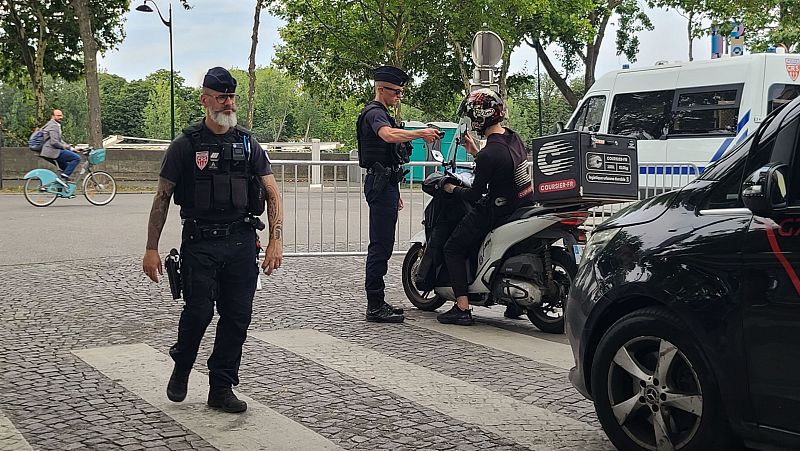 París está blindado de policías por los Juegos Olímpicos