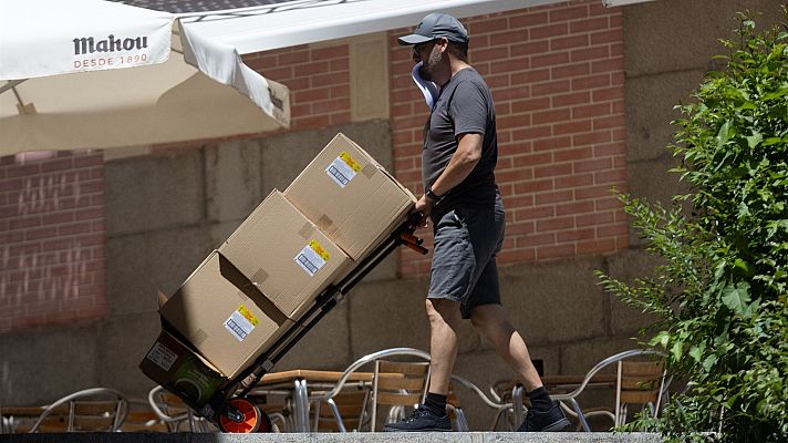 Telediario 1 - España supera los 21,6 millones de ocupados y la tasa de paro desciende al 11,27%, su nivel más bajo desde 2008