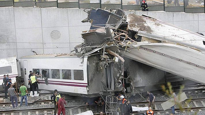 Telediario Fin de Semana - Condenados a dos años y medio de prisión el maquinista y el exdirector de Seguridad de Adif por el accidente del Alvia
