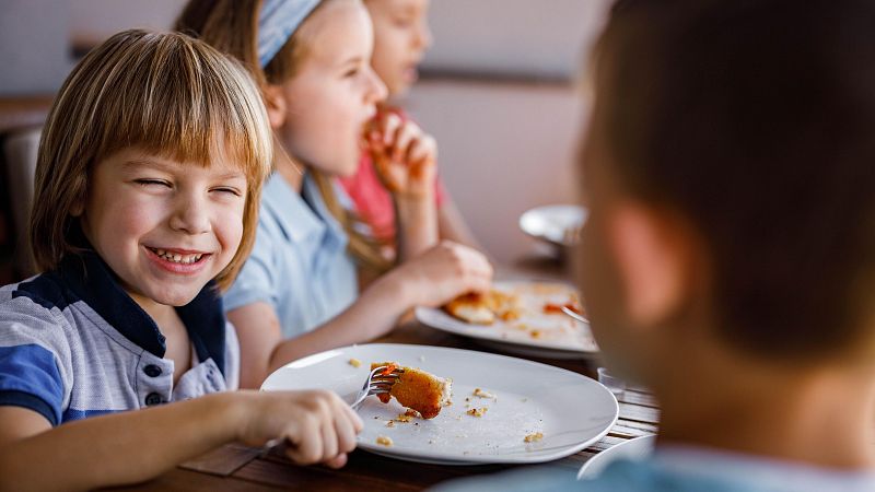 Mónica García presenta las medidas contra la obesidad infantil - Informativo 24h | Ver
