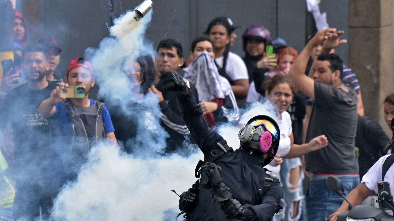 Clima de tensión en Venezuela: muchos cuestionan los resultados oficiales - Telediario Internacional | Ver