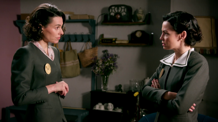 Salón de té La Moderna - Doña Lázara le ofrece un trato a Teresa