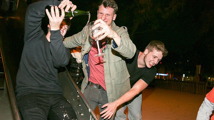 Telediario 1 - El 75% de los estudiantes españoles entre 14 y 18 años ha consumido alcohol alguna vez