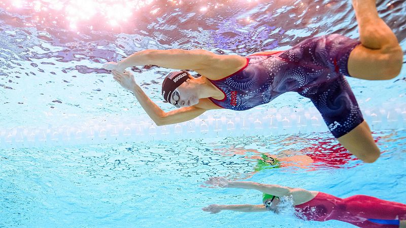 Natación 200 braza: Kate Douglass se cuelga el oro de los 200 metros braza con récord nacional