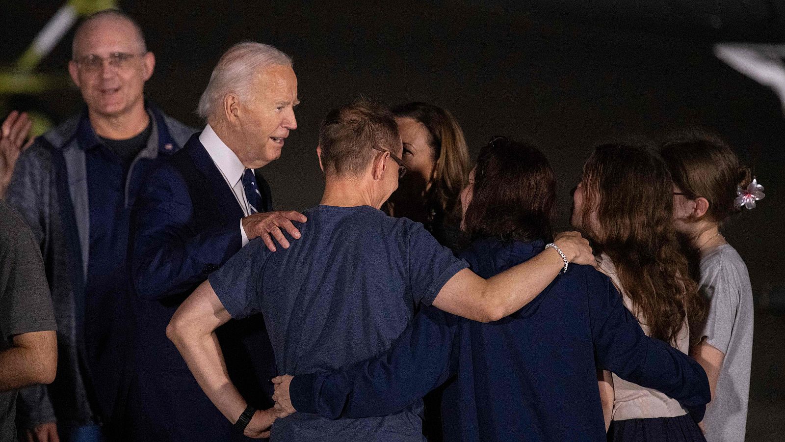 Los presos liberados en el canje son recibidos en EE.UU. y Rusia | Ver