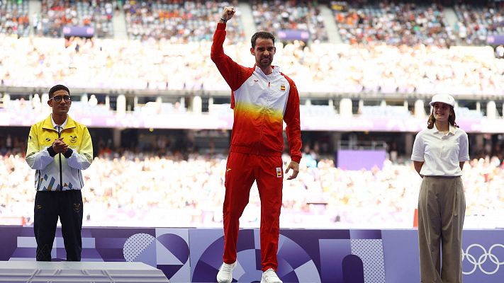 Álvaro Martín recoge su medalla de bronce en 20 km marcha en París 2024