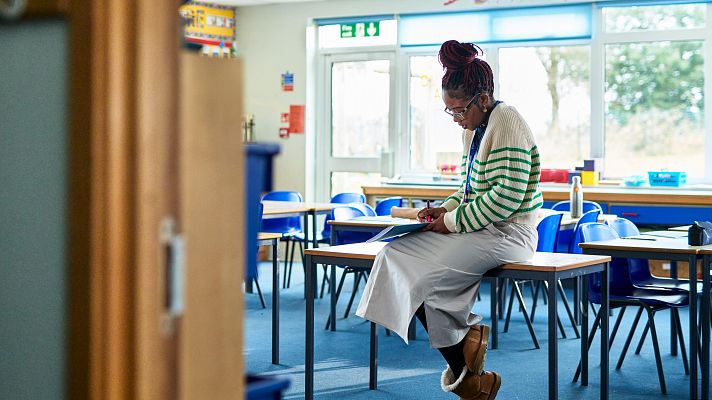 Telediario 2 - Peor julio en empleo, aunque baja el paro: Educación y Agricultura lastran la afiliación