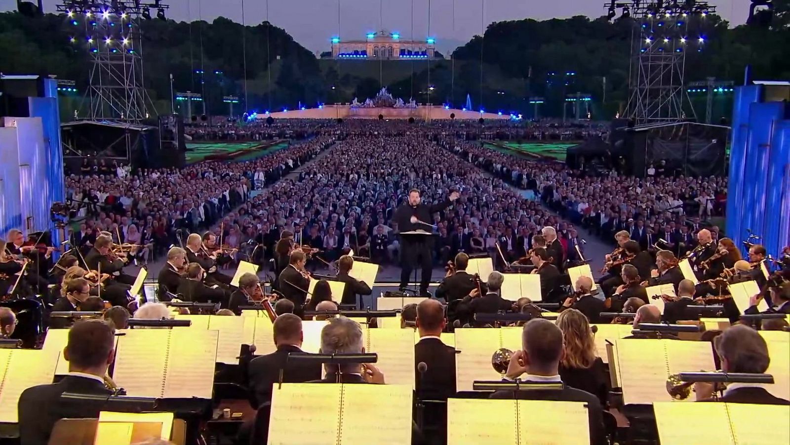 Los conciertos de La 2 - Orquesta Filarmónica de Viena: Concierto de una noche de verano 2024 - ver ahora