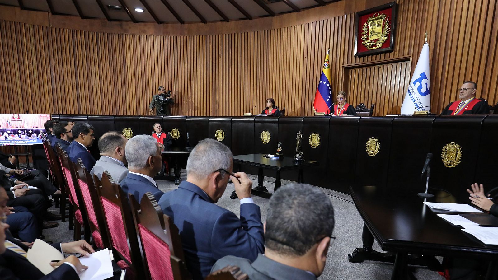 El Tribunal Supremo de Venezuela da tres días al CNE para entregar las actas de las presidenciales