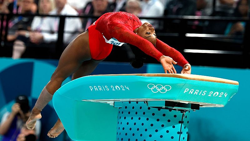 Simone Biles suma su tercer oro en París 2024 en salto de potro