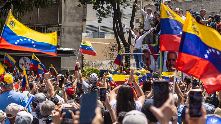 Telediario Fin de Semana - La líder opositora venezolana María Corina Machado encabeza la marcha en Caracas contra los resultados electorales