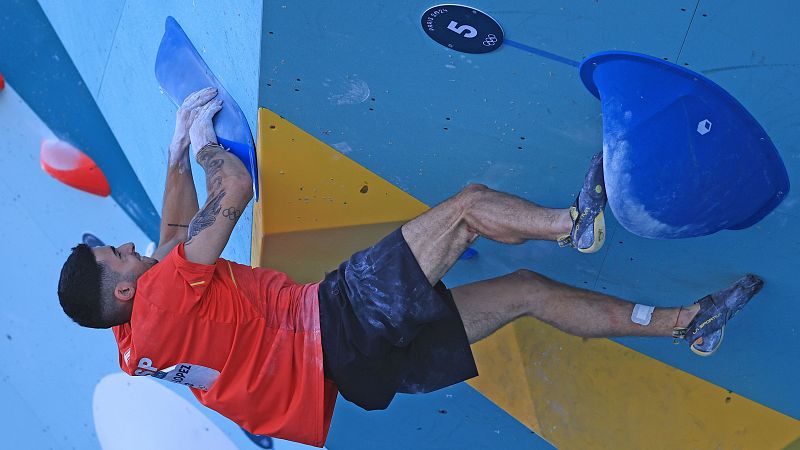 Escalada boulder (M): Alberto Ginés acaba decimocuarto en su estreno en París 2024