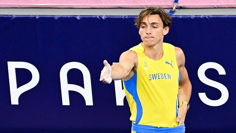 Atletismo Salto con pértiga (M): Armand Duplantis se baña en oro con un récord mundial