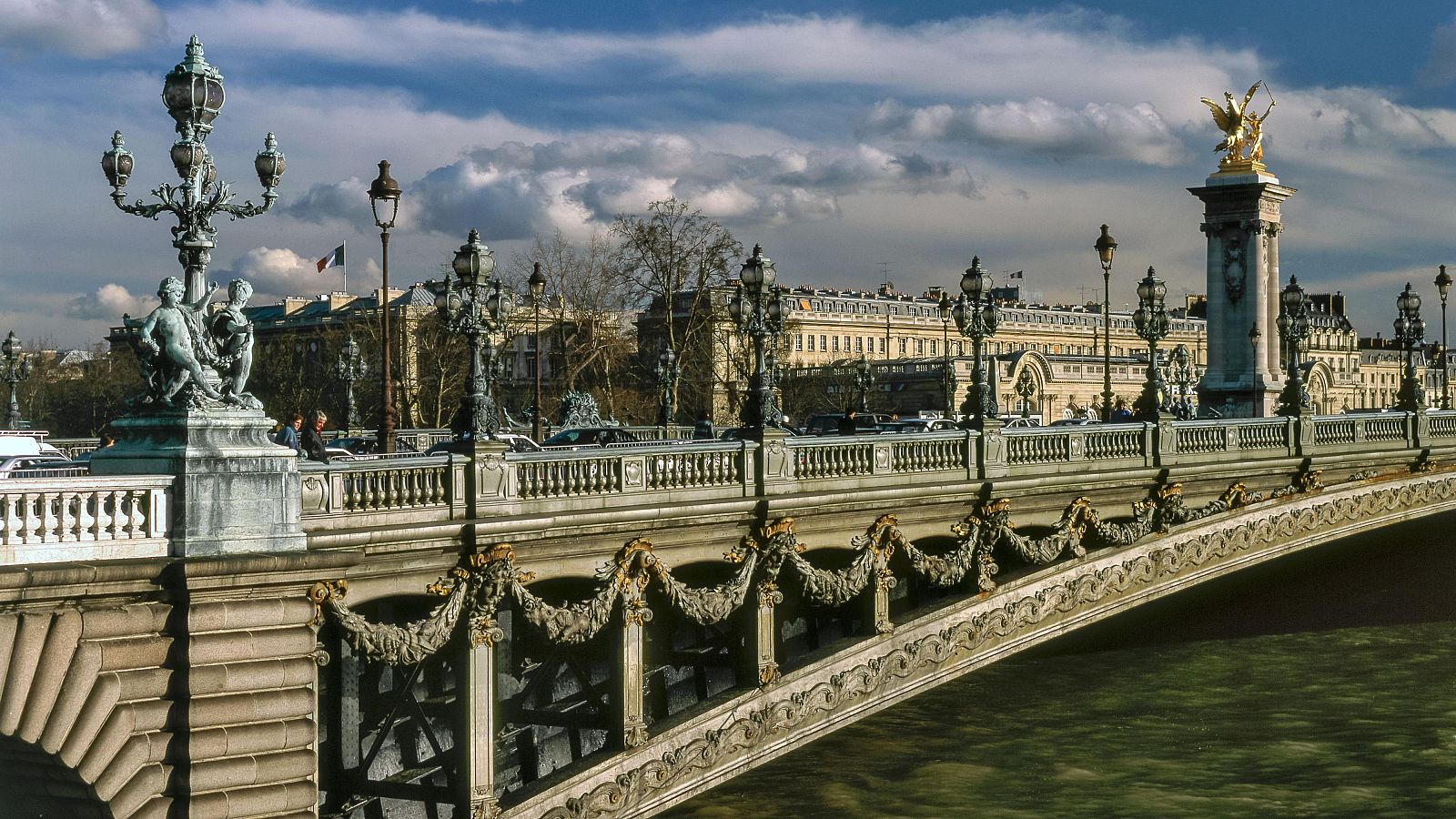 La magia de París a través de sus puentes y pasarelas