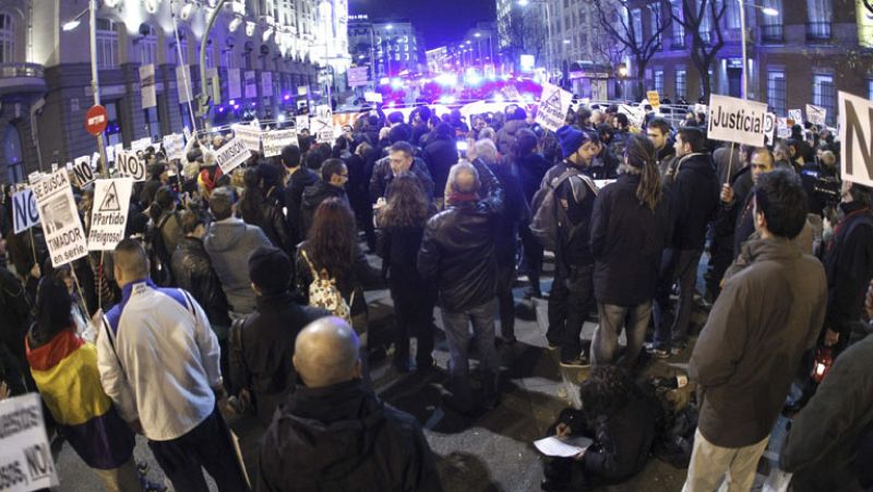 Marcha fúnebre hasta el Congreso contra los "Presupuestos de la miseria" convocadas por el 25S