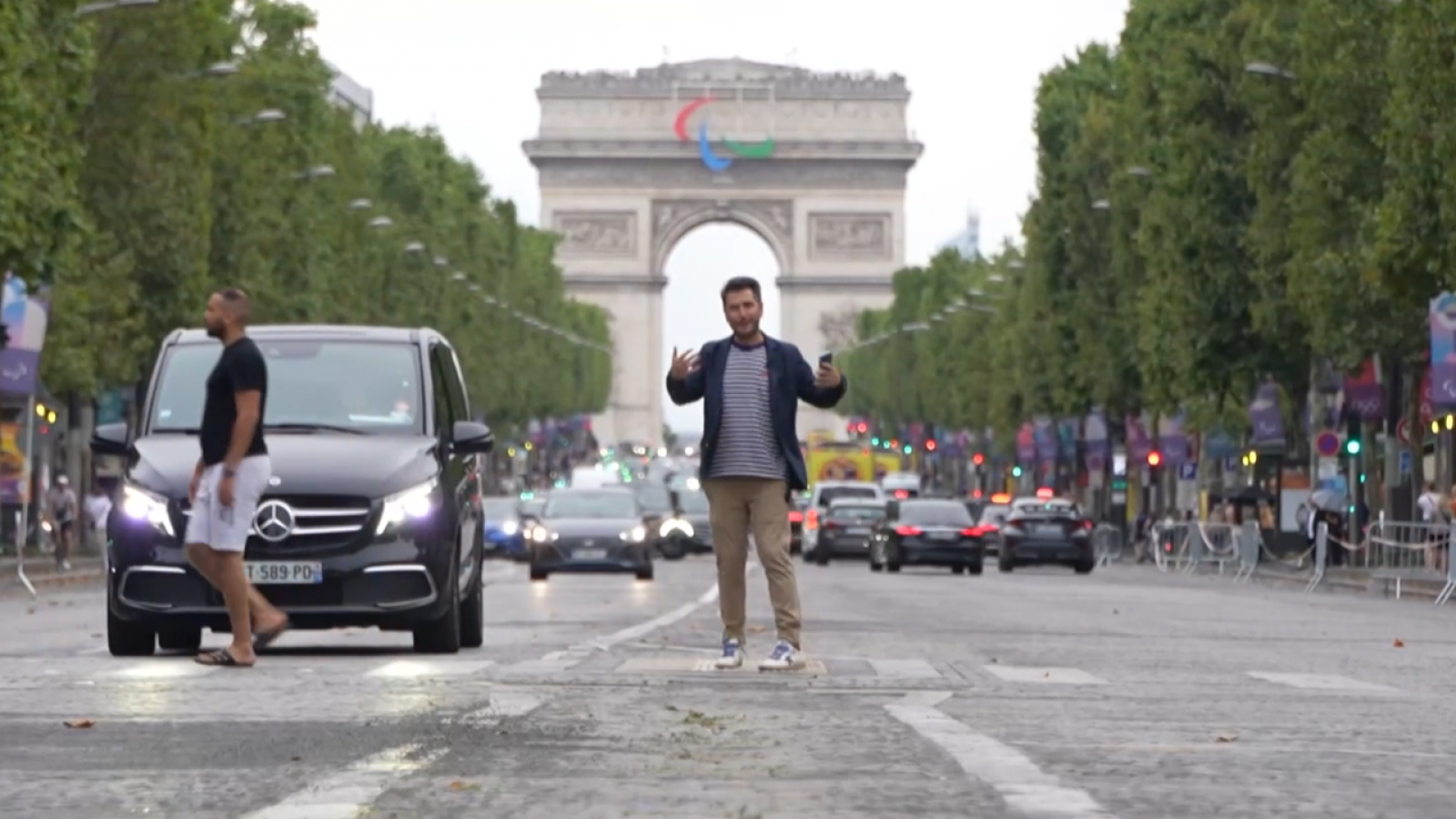 Un paseo por París: Carlos del Amor busca la luz de la ciudad