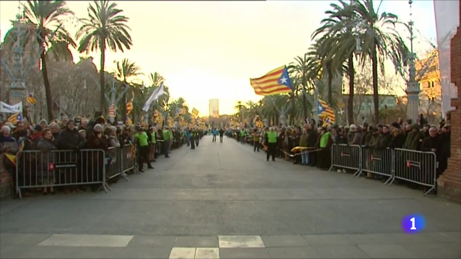 L'independentisme prepara la rebuda a Puigdemont a l'Arc de Triomf