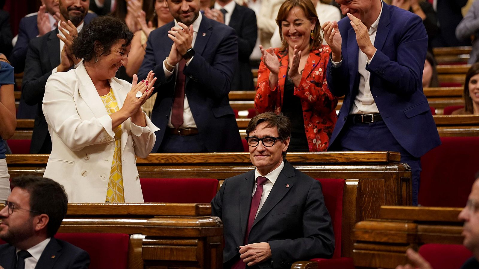 Illa es investido 'president' de Cataluña con el apoyo de ERC y Comuns