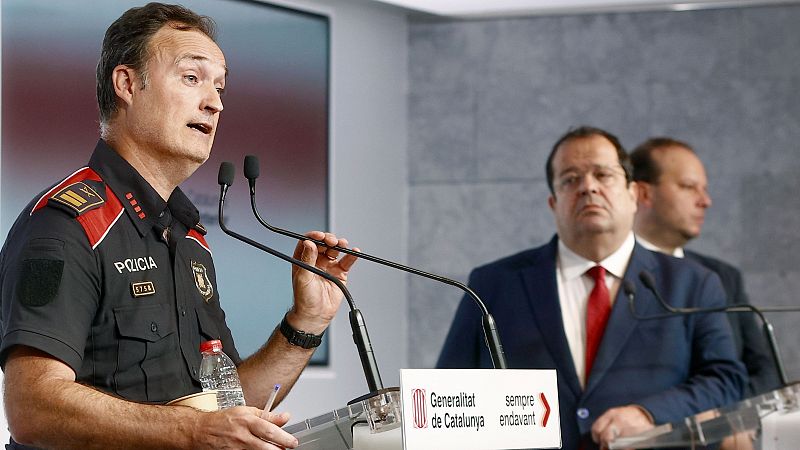 Los Mossos, sobre la no detención de Puigdemont: "La masa hace un muro y no les permiten acceder" - 24 horas | Ver