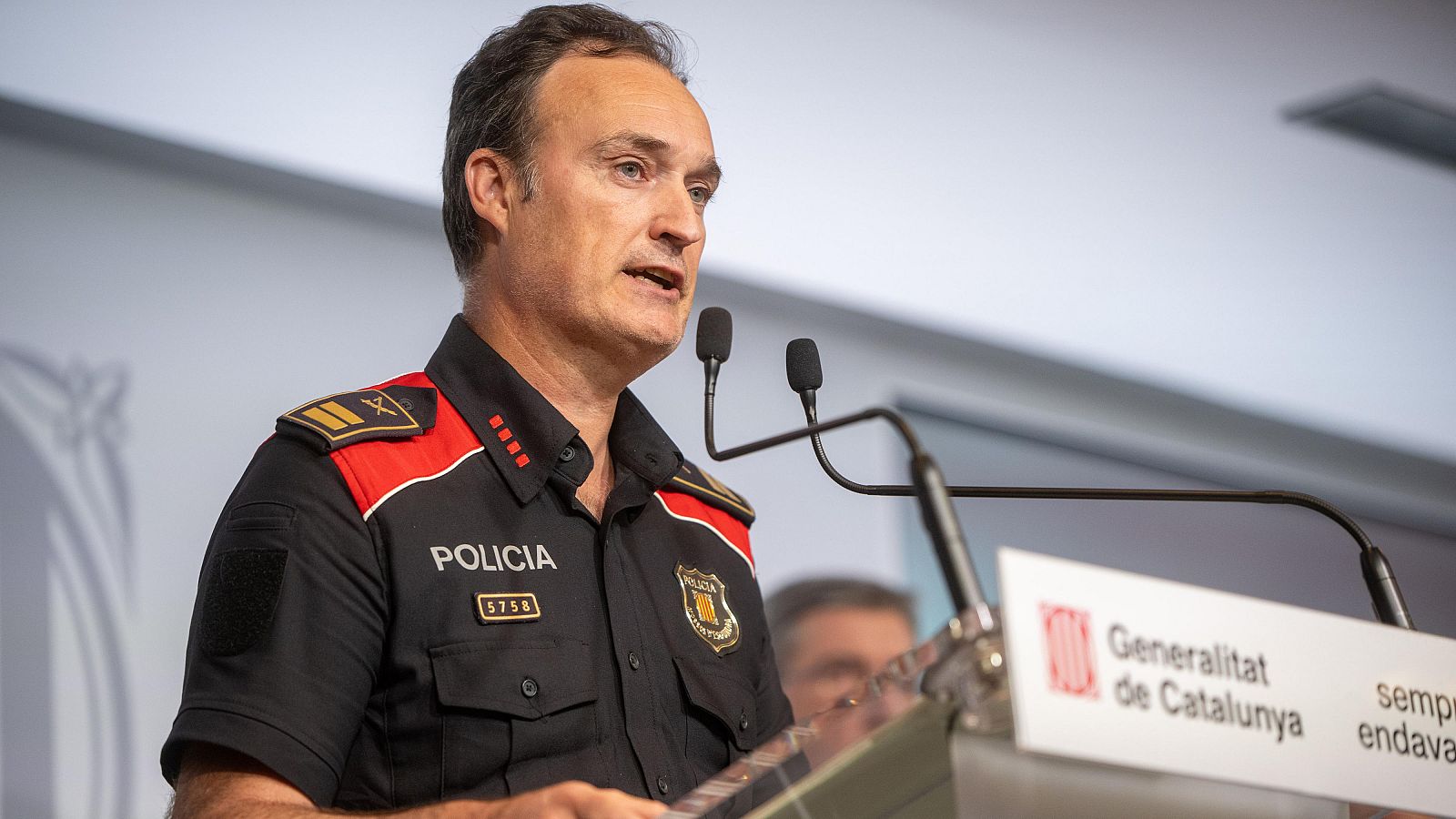 Los Mossos ven "desleal" la actitud de Puigdemont y justifican que esperaban el momento "idóneo" para arrestarlo | Ver