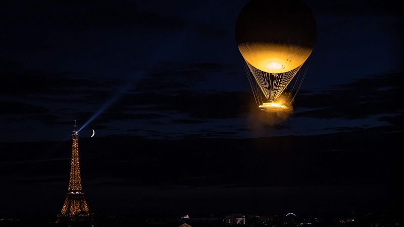 El globo pebetero de los JJOO de París, nuevo símbolo de la ciudad | Ver