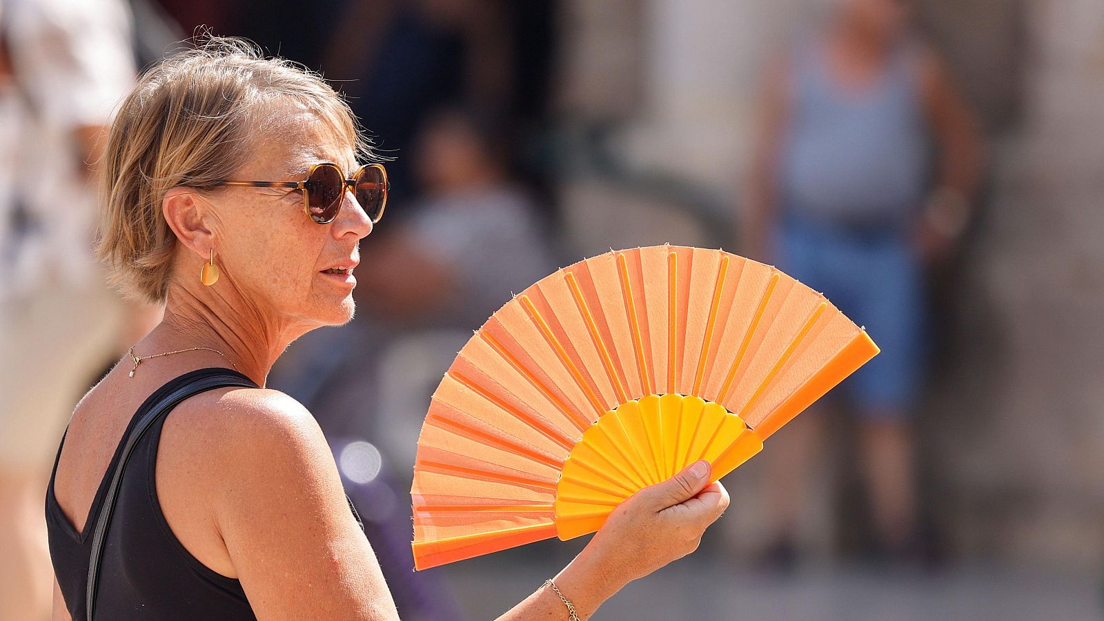 La ola de calor trae temperaturas elevadas y cielos despejados