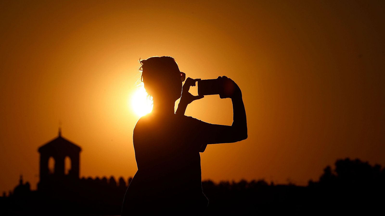 Noches sofocantes en la cuarta ola de calor del verano | Ver