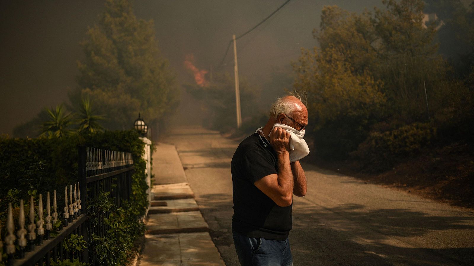 Un grave incendio en Grecia quema ya más de 10.000 hectáreas