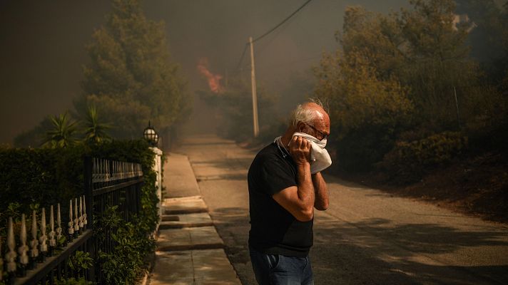 El peor incendio en lo que va de año en Grecia quema ya más de 10.000 hectáreas