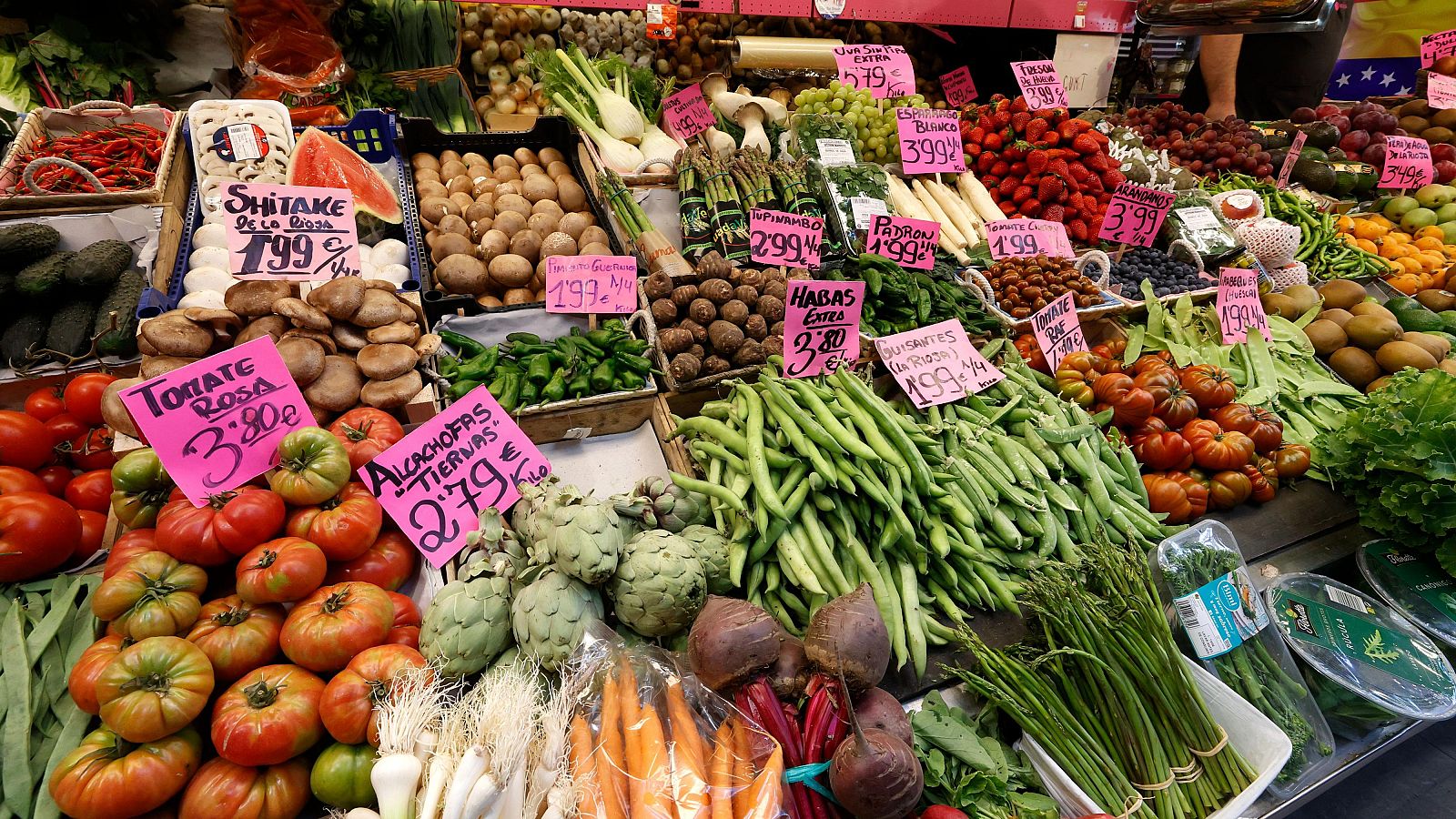 La luz y los alimentos moderan la inflación en julio | Ver