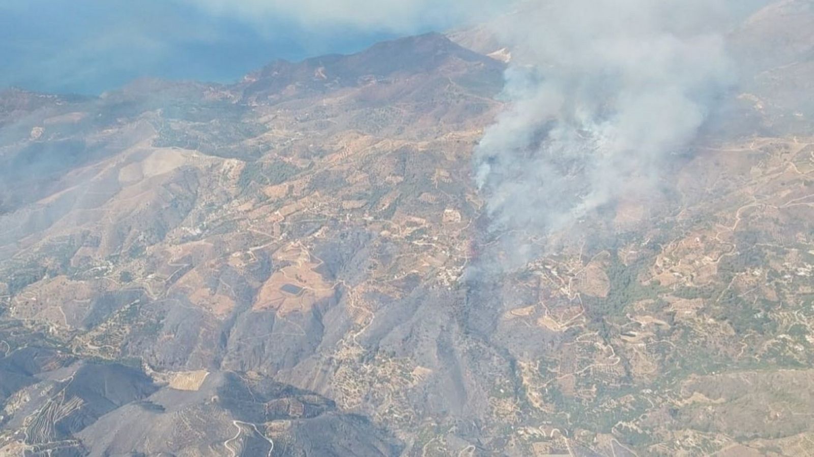 Incendio en Almuñécar: "El viento ha empeorado la situación"