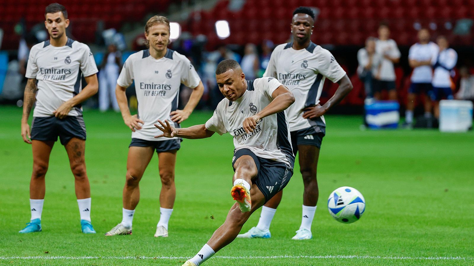 El Madrid busca su 6ª Supercopa de Europa en el estreno de Mbappé