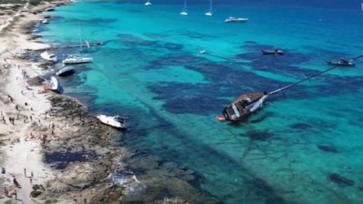 Más de una decena de barcos destrozados por el temporal en Baleares