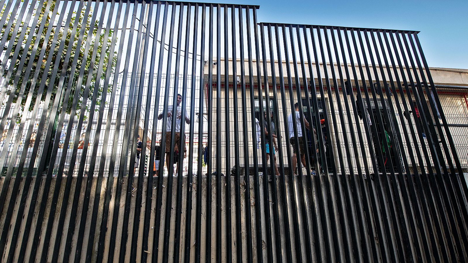 Ceuta pide ayuda urgente ante la llegada de menores migrantes | Ver