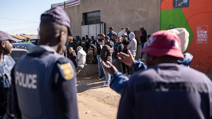 Telediario 2 - El apoyo a un sistema democrático retrocede casi 7 puntos en África, según el último Afrobarómetro