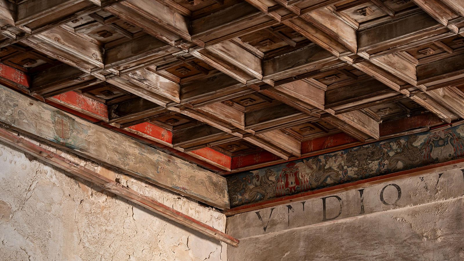 Hallan un palacio dentro de la Catedral de Cuenca | Ver