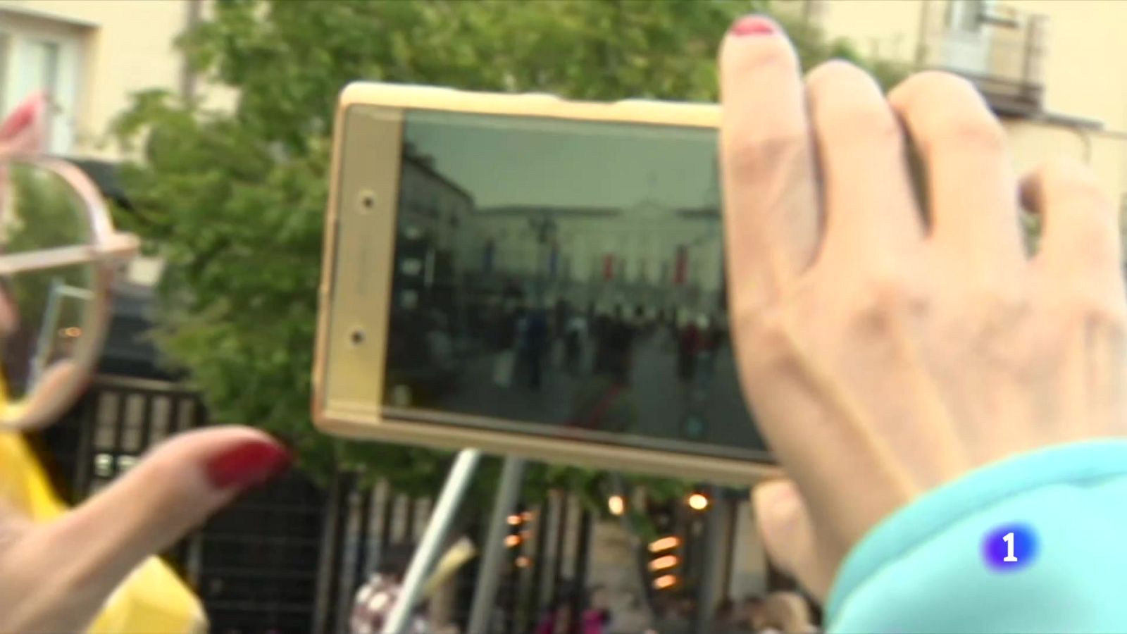 Sharenting: sobreexposición de los hijos en las redes sociales | Ver