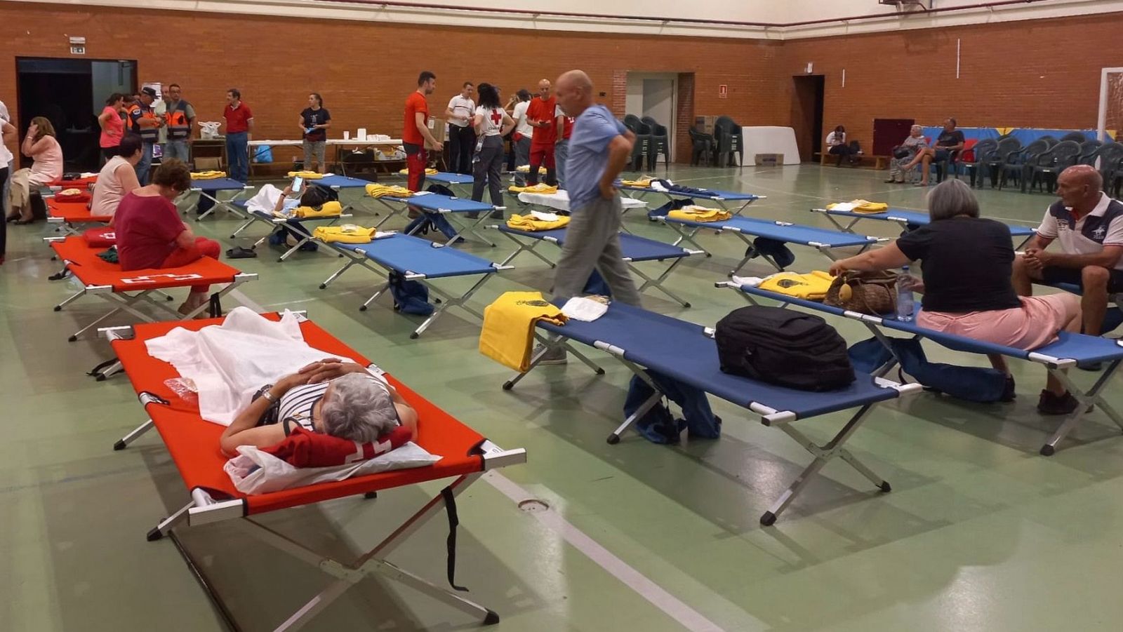 Los vecinos Sejas de Aliste, evacuados por el incendio en Zamora - Telediario 1 | Ver