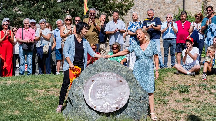 Ripoll inaugura un momento a las víctimas de los atentados en Las Ramblas y Cambrils