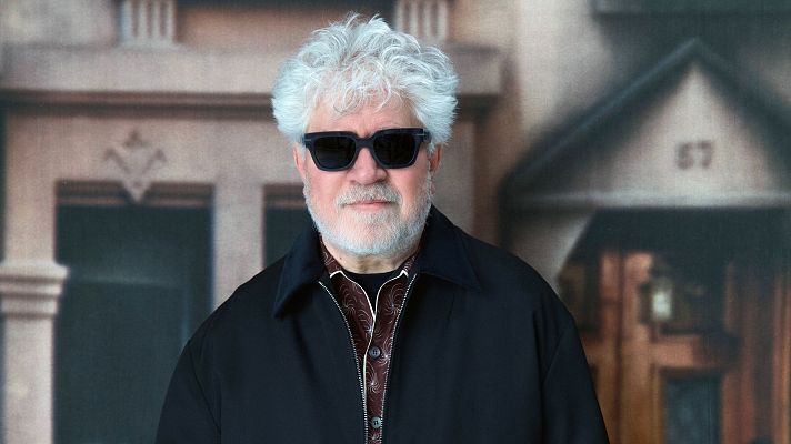Telediario Fin de Semana - 'Madrid, chica Almodóvar', una exposición que recoge la relación entre el cineasta y la ciudad