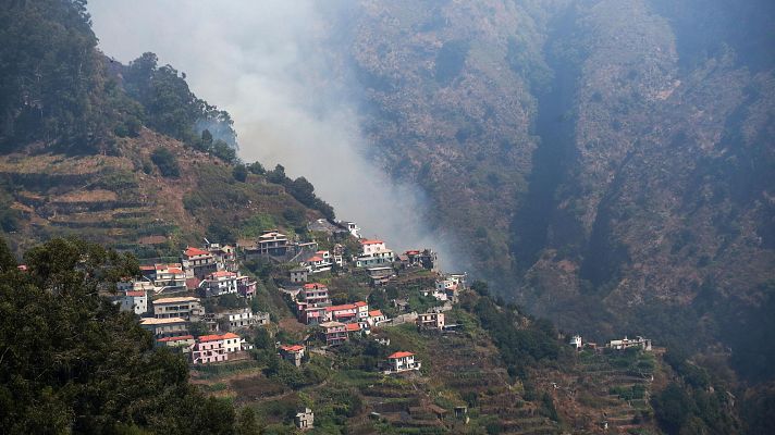 Telediario 1 - Atrapados en Madeira: el viento deja a cientos de turistas en tierra