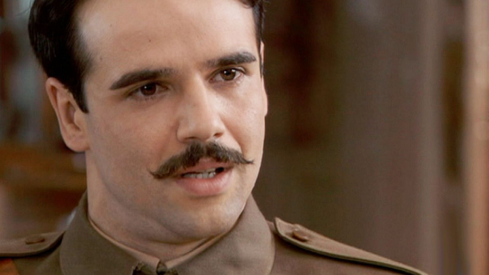 La Señora - "Solo te debo haberme enamorado de ti como un niño" - La Señora | Ver