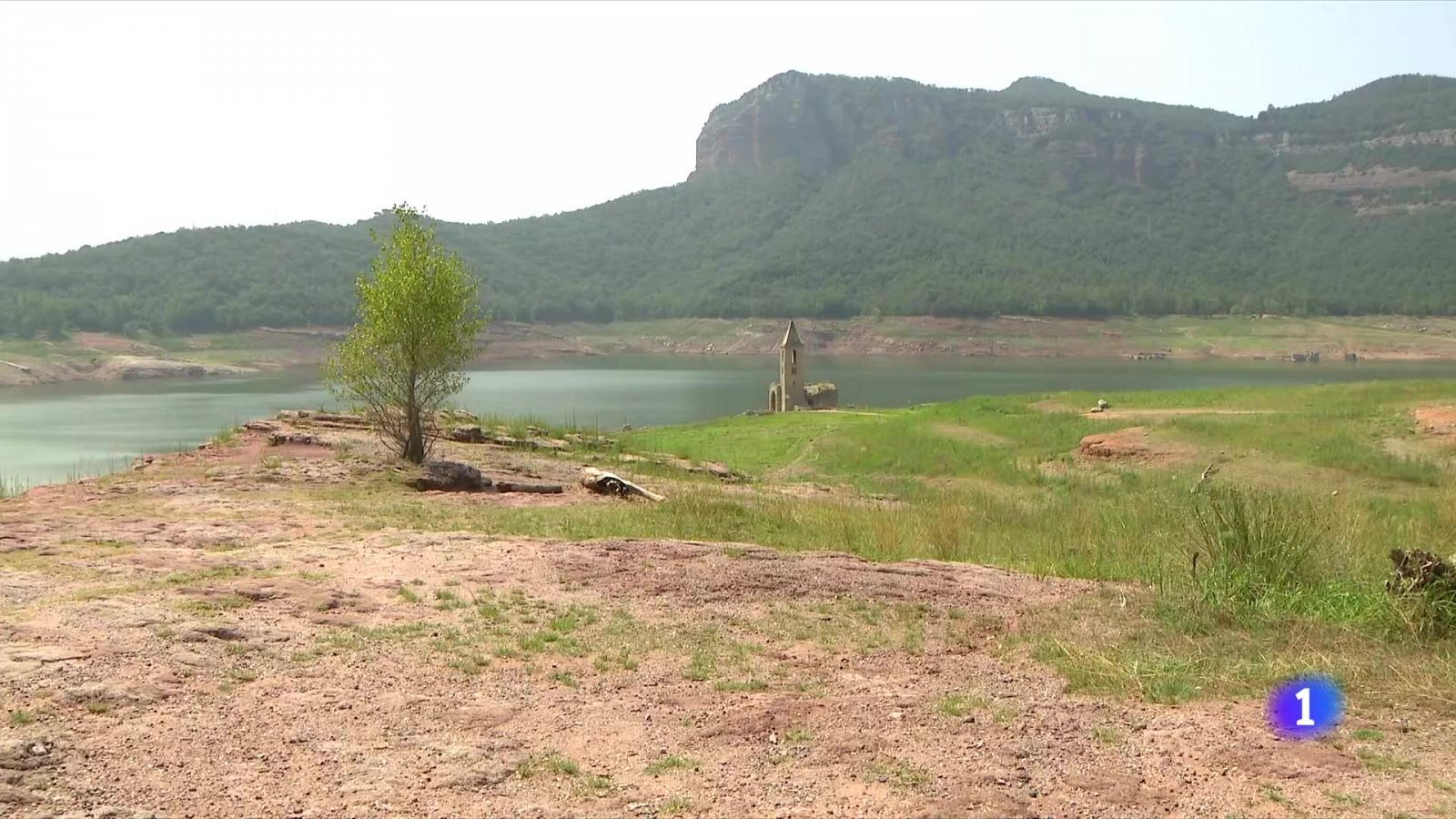 La manca de pluges i la calorada de l'estiu passen factura als embassaments