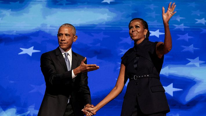 Los Obama protagonizan el segundo día de la convención republicana en Chicago