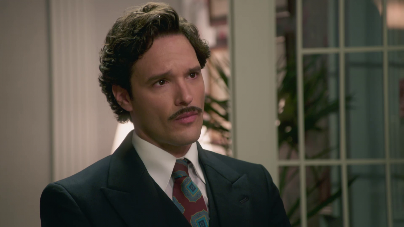 Íñigo sospecha de doña Bárbara - Salón de té La Moderna | Ver