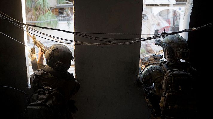 Telediario 1 - Biden y Harris mantienen una conversación telefónica con Netanyahu para convencerlo de un alto el fuego en Gaza